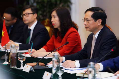 Việt Nam có lập trường nhất quán trong vấn đề Ukraine - Ảnh 1. Việt Nam có lập trường nhất quán trong vấn đề Ukraine - Ảnh 1.