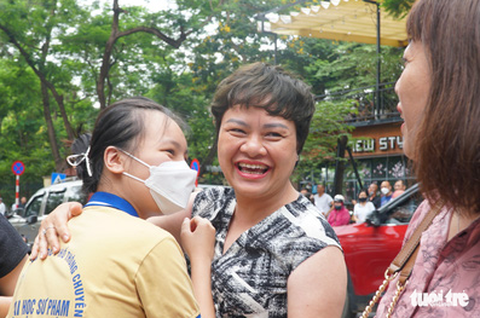 Thi tốt nghiệp THPT 2022: Đề văn ra Chiếc thuyền ngoài xa - Ảnh 10. Thi tốt nghiệp THPT 2022: Đề văn ra Chiếc thuyền ngoài xa - Ảnh 10.