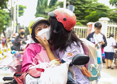 Có một mùa thi đong đầy yêu thương - Ảnh 4. Có một mùa thi đong đầy yêu thương - Ảnh 4.
