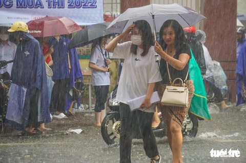 Có một mùa thi đong đầy yêu thương - Ảnh 9. Có một mùa thi đong đầy yêu thương - Ảnh 9.