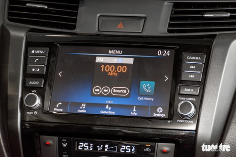 Nissan Navara 2022 đầu tiên về đại lý: Động cơ mới, ngoại hình không đổi - Ảnh 13. Nissan Navara 2022 đầu tiên về đại lý: Động cơ mới, ngoại hình không đổi - Ảnh 13.