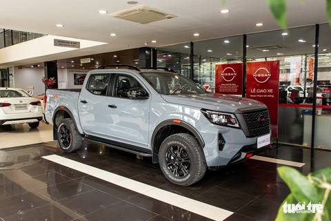 Nissan Navara 2022 đầu tiên về đại lý: Động cơ mới, ngoại hình không đổi - Ảnh 1. Nissan Navara 2022 đầu tiên về đại lý: Động cơ mới, ngoại hình không đổi - Ảnh 1.