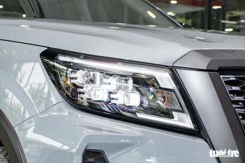 Nissan Navara 2022 đầu tiên về đại lý: Động cơ mới, ngoại hình không đổi - Ảnh 3. Nissan Navara 2022 đầu tiên về đại lý: Động cơ mới, ngoại hình không đổi - Ảnh 3.