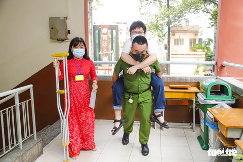 Có một mùa thi đong đầy yêu thương - Ảnh 2. Có một mùa thi đong đầy yêu thương - Ảnh 2.