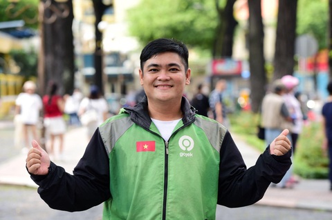 Chuyển dạ lúc rạng sáng, sản phụ được tài xế Gojek dùng xe máy chở đến bệnh viện - Ảnh 1. Chuyển dạ lúc rạng sáng, sản phụ được tài xế Gojek dùng xe máy chở đến bệnh viện - Ảnh 1.