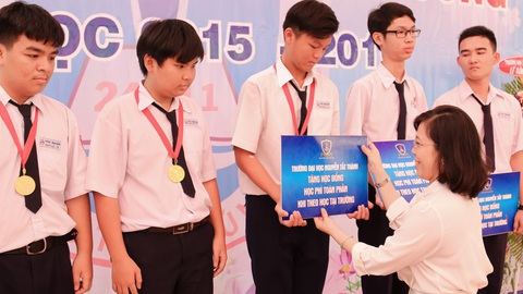 Trường ĐH Nguyễn Tất Thành chắp cánh ước mơ cho sinh viên - Ảnh 1. Trường ĐH Nguyễn Tất Thành chắp cánh ước mơ cho sinh viên - Ảnh 1.