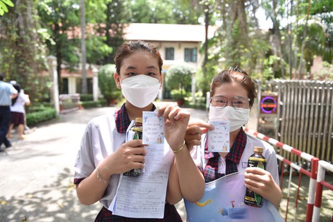 Chiều nay 7-7 thí sinh thi toán: Tránh bị khớp khi làm bài - Ảnh 2. Chiều nay 7-7 thí sinh thi toán: Tránh bị khớp khi làm bài - Ảnh 2.