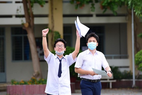 Đề thi toán kỳ thi tốt nghiệp THPT 2022 - Ảnh 13. Đề thi toán kỳ thi tốt nghiệp THPT 2022 - Ảnh 13.