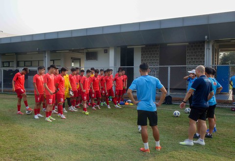 U19 Việt Nam không chủ quan trước U19 Myanmar - Ảnh 1. U19 Việt Nam không chủ quan trước U19 Myanmar - Ảnh 1.