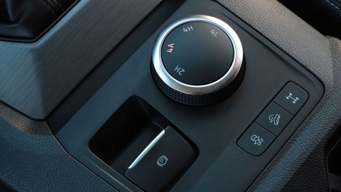 Volkswagen Amarok ra mắt: Bản sao của Ford Ranger - Ảnh 21.