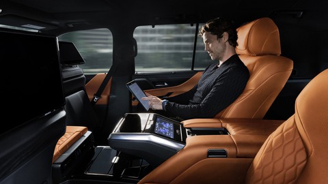 Cả Lexus LX cũng phải ngừng bán tạm thời vì... quá tải - Ảnh 2. Cả Lexus LX cũng phải ngừng bán tạm thời vì... quá tải - Ảnh 2.