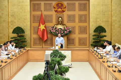 Giá xăng RON95 vẫn neo cao, nếu còn dư địa cần giảm thêm thuế VAT, tiêu thụ đặc biệt - Ảnh 1. Giá xăng RON95 vẫn neo cao, nếu còn dư địa cần giảm thêm thuế VAT, tiêu thụ đặc biệt - Ảnh 1.