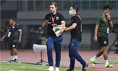 HLV tuyển U19 Thái Lan: Chúng tôi sẽ chuẩn bị tốt để... khuất phục Việt Nam - Ảnh 1. HLV tuyển U19 Thái Lan: Chúng tôi sẽ chuẩn bị tốt để... khuất phục Việt Nam - Ảnh 1.