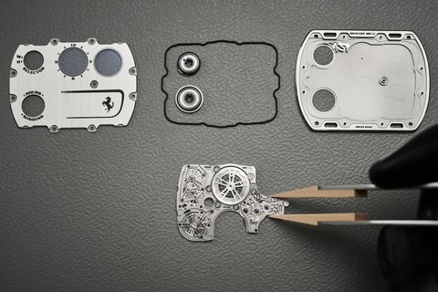 Ferrari bất ngờ công bố đồng hồ đeo tay mỏng nhất thế giới - Ảnh 4. Ferrari bất ngờ công bố đồng hồ đeo tay mỏng nhất thế giới - Ảnh 4.