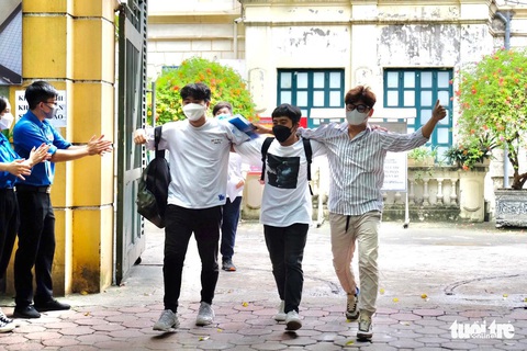 Thí sinh nói bài thi khoa học xã hội dễ, bài khoa học tự nhiên có tính phân loại - Ảnh 7. Thí sinh nói bài thi khoa học xã hội dễ, bài khoa học tự nhiên có tính phân loại - Ảnh 7.