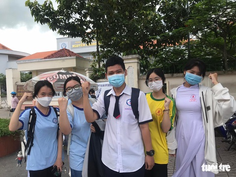 Thí sinh nói bài thi khoa học xã hội dễ, bài khoa học tự nhiên có tính phân loại - Ảnh 6. Thí sinh nói bài thi khoa học xã hội dễ, bài khoa học tự nhiên có tính phân loại - Ảnh 6.