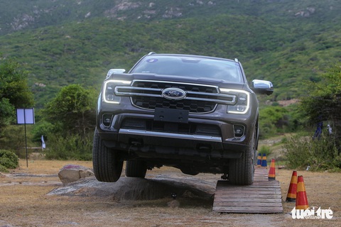 Ford Everest Titanium+: SUV đầy ắp công nghệ, giá 1,452 tỉ đồng - Ảnh 5. Ford Everest Titanium+: SUV đầy ắp công nghệ, giá 1,452 tỉ đồng - Ảnh 5.