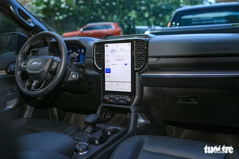 Ford Everest Titanium+: SUV đầy ắp công nghệ, giá 1,452 tỉ đồng - Ảnh 3. Ford Everest Titanium+: SUV đầy ắp công nghệ, giá 1,452 tỉ đồng - Ảnh 3.