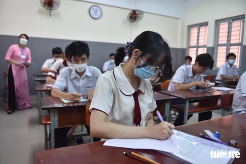 Đề thi tiếng Anh và tiếng Pháp kỳ thi tốt nghiệp THPT 2022 - Ảnh 9. Đề thi tiếng Anh và tiếng Pháp kỳ thi tốt nghiệp THPT 2022 - Ảnh 9.