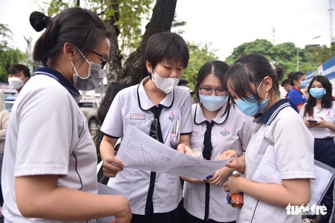 Thí sinh nói bài thi khoa học xã hội dễ, bài khoa học tự nhiên có tính phân loại - Ảnh 2. Thí sinh nói bài thi khoa học xã hội dễ, bài khoa học tự nhiên có tính phân loại - Ảnh 2.