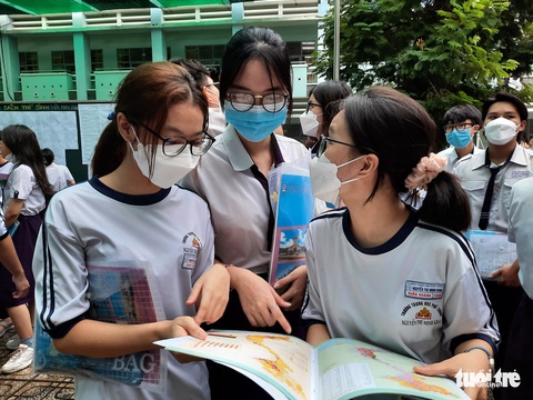 Sáng nay 8-7, thí sinh thi bài thi khoa học tự nhiên, khoa học xã hội - Ảnh 2. Sáng nay 8-7, thí sinh thi bài thi khoa học tự nhiên, khoa học xã hội - Ảnh 2.