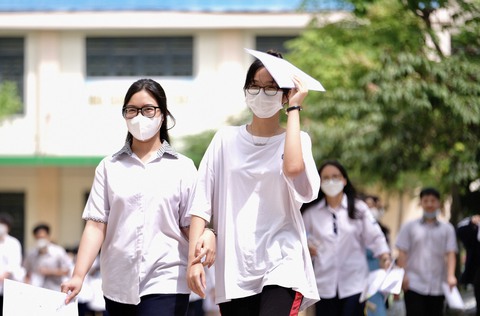 Bộ GD-ĐT: 50 thí sinh bị đình chỉ thi, chưa ghi nhận gian lận có tổ chức tại kỳ thi tốt nghiệp THPT - Ảnh 1. Bộ GD-ĐT: 50 thí sinh bị đình chỉ thi, chưa ghi nhận gian lận có tổ chức tại kỳ thi tốt nghiệp THPT - Ảnh 1.