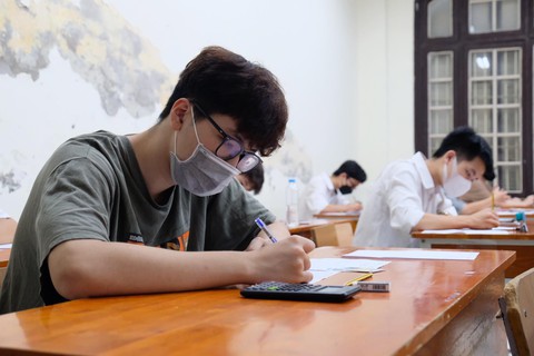 Thí sinh nói bài thi khoa học xã hội dễ, bài khoa học tự nhiên có tính phân loại - Ảnh 9. Thí sinh nói bài thi khoa học xã hội dễ, bài khoa học tự nhiên có tính phân loại - Ảnh 9.