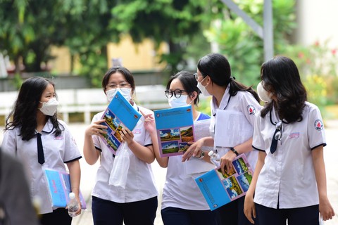 Thí sinh nói bài thi khoa học xã hội dễ, bài khoa học tự nhiên có tính phân loại - Ảnh 8. Thí sinh nói bài thi khoa học xã hội dễ, bài khoa học tự nhiên có tính phân loại - Ảnh 8.