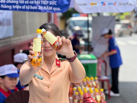 Cán bộ coi thi gặp tai nạn trên đường được CSGT chở đến điểm thi - Ảnh 3. Cán bộ coi thi gặp tai nạn trên đường được CSGT chở đến điểm thi - Ảnh 3.