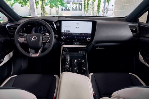 Sau LX và Land Cruiser, tới lượt Lexus NX tạm ngưng nhận đặt hàng - Ảnh 2. Sau LX và Land Cruiser, tới lượt Lexus NX tạm ngưng nhận đặt hàng - Ảnh 2.