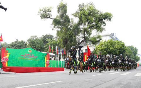 Ấn tượng Nhạc hội Cảnh sát các nước ASEAN+ 2022 tại phố đi bộ hồ Gươm - Ảnh 3. Ấn tượng Nhạc hội Cảnh sát các nước ASEAN+ 2022 tại phố đi bộ hồ Gươm - Ảnh 3.