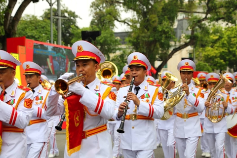 Ấn tượng Nhạc hội Cảnh sát các nước ASEAN+ 2022 tại phố đi bộ hồ Gươm - Ảnh 6. Ấn tượng Nhạc hội Cảnh sát các nước ASEAN+ 2022 tại phố đi bộ hồ Gươm - Ảnh 6.