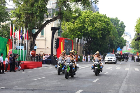 Ấn tượng Nhạc hội Cảnh sát các nước ASEAN+ 2022 tại phố đi bộ hồ Gươm - Ảnh 2. Ấn tượng Nhạc hội Cảnh sát các nước ASEAN+ 2022 tại phố đi bộ hồ Gươm - Ảnh 2.
