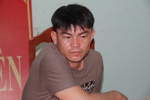 Chặn bắt ôtô chở 5kg ma túy đá ngụy trang thành gói trà - Ảnh 1. Chặn bắt ôtô chở 5kg ma túy đá ngụy trang thành gói trà - Ảnh 1.