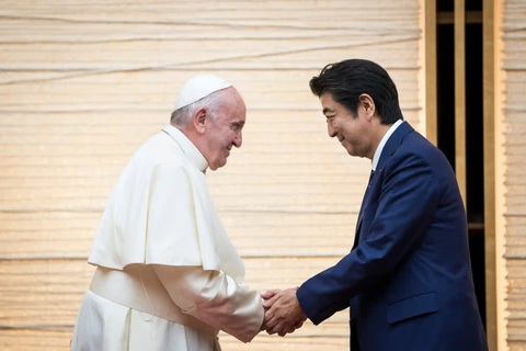 Cuộc đời cựu thủ tướng Nhật Bản Abe Shinzo qua ảnh - Ảnh 12. Cuộc đời cựu thủ tướng Nhật Bản Abe Shinzo qua ảnh - Ảnh 12.