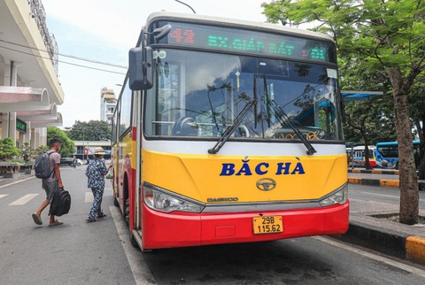 5 tuyến buýt phải dừng ở Hà Nội, có 2 phương án xử lý - Ảnh 1. 5 tuyến buýt phải dừng ở Hà Nội, có 2 phương án xử lý - Ảnh 1.