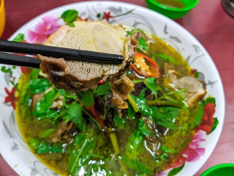 Ngọt lịm, thơm béo vị phá lấu vịt lạ lùng công thức từ Thái đem về - Ảnh 4. Ngọt lịm, thơm béo vị phá lấu vịt lạ lùng công thức từ Thái đem về - Ảnh 4.