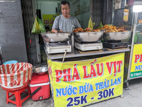 Ngọt lịm, thơm béo vị phá lấu vịt lạ lùng công thức từ Thái đem về - Ảnh 5. Ngọt lịm, thơm béo vị phá lấu vịt lạ lùng công thức từ Thái đem về - Ảnh 5.