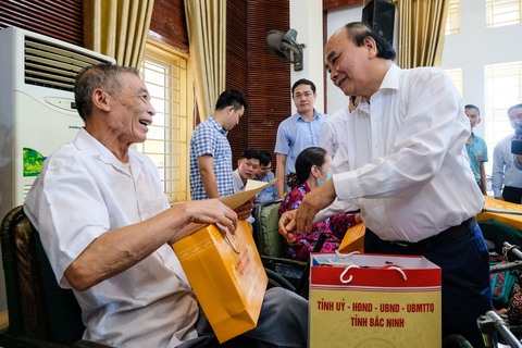 Người thương binh già mong 1 máy giặt mới, Chủ tịch nước tặng ‘nóng’ 100 máy - Ảnh 1. Người thương binh già mong 1 máy giặt mới, Chủ tịch nước tặng ‘nóng’ 100 máy - Ảnh 1.