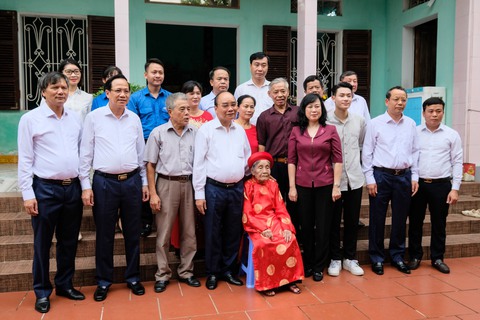 Người thương binh già mong 1 máy giặt mới, Chủ tịch nước tặng ‘nóng’ 100 máy - Ảnh 2. Người thương binh già mong 1 máy giặt mới, Chủ tịch nước tặng ‘nóng’ 100 máy - Ảnh 2.