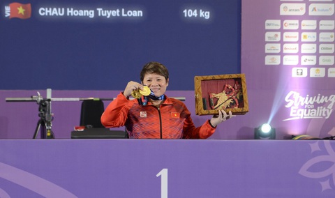 Nữ lực sĩ Tuyết Loan phá kỷ lục ASEAN Para Games ở tuổi 47 - Ảnh 1. Nữ lực sĩ Tuyết Loan phá kỷ lục ASEAN Para Games ở tuổi 47 - Ảnh 1.