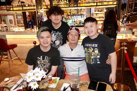 Bằng Kiều ‘trình làng’ quý tử thứ 4, đẹp trai giống bố - Ảnh 2. Bằng Kiều ‘trình làng’ quý tử thứ 4, đẹp trai giống bố - Ảnh 2.