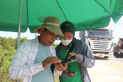 Thu phí tự động không dừng: Đi 13km nhưng tiền tài khoản phải đủ 131km - Ảnh 1. Thu phí tự động không dừng: Đi 13km nhưng tiền tài khoản phải đủ 131km - Ảnh 1.