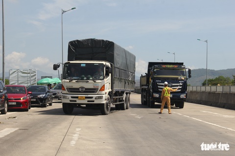 Thu phí tự động không dừng: Đi 13km nhưng tiền tài khoản phải đủ 131km - Ảnh 2. Thu phí tự động không dừng: Đi 13km nhưng tiền tài khoản phải đủ 131km - Ảnh 2.