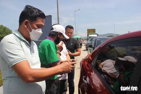 Thu phí tự động không dừng: Đi 13km nhưng tiền tài khoản phải đủ 131km - Ảnh 4. Thu phí tự động không dừng: Đi 13km nhưng tiền tài khoản phải đủ 131km - Ảnh 4.