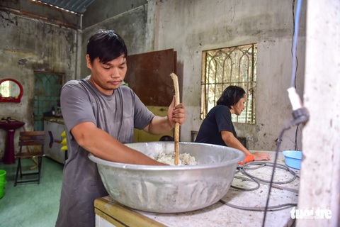 Người phụ nữ 6 năm cưu mang cả ngàn chú chó, mèo chuộc từ lò mổ - Ảnh 8. Người phụ nữ 6 năm cưu mang cả ngàn chú chó, mèo chuộc từ lò mổ - Ảnh 8.