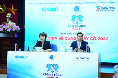 70 giáo viên sẽ được tuyên dương trong chương trình Chia sẻ cùng thầy cô - Ảnh 1. 70 giáo viên sẽ được tuyên dương trong chương trình Chia sẻ cùng thầy cô - Ảnh 1.