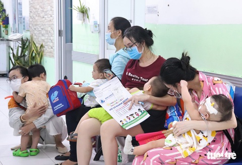 Hạn chế dịch chồng dịch, TP.HCM yêu cầu tăng cường công tác phòng bệnh - Ảnh 1. Hạn chế dịch chồng dịch, TP.HCM yêu cầu tăng cường công tác phòng bệnh - Ảnh 1.