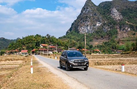 Suzuki XL7 và cuộc đua xe gia đình 7 chỗ ‘tiết kiệm’ - Ảnh 1. Suzuki XL7 và cuộc đua xe gia đình 7 chỗ ‘tiết kiệm’ - Ảnh 1.
