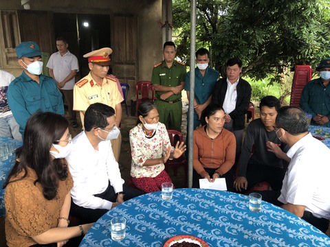 Vụ lật xe chở keo tràm khiến 4 người chết: Tài xế rà phanh liên tục làm hỏng phanh - Ảnh 1.